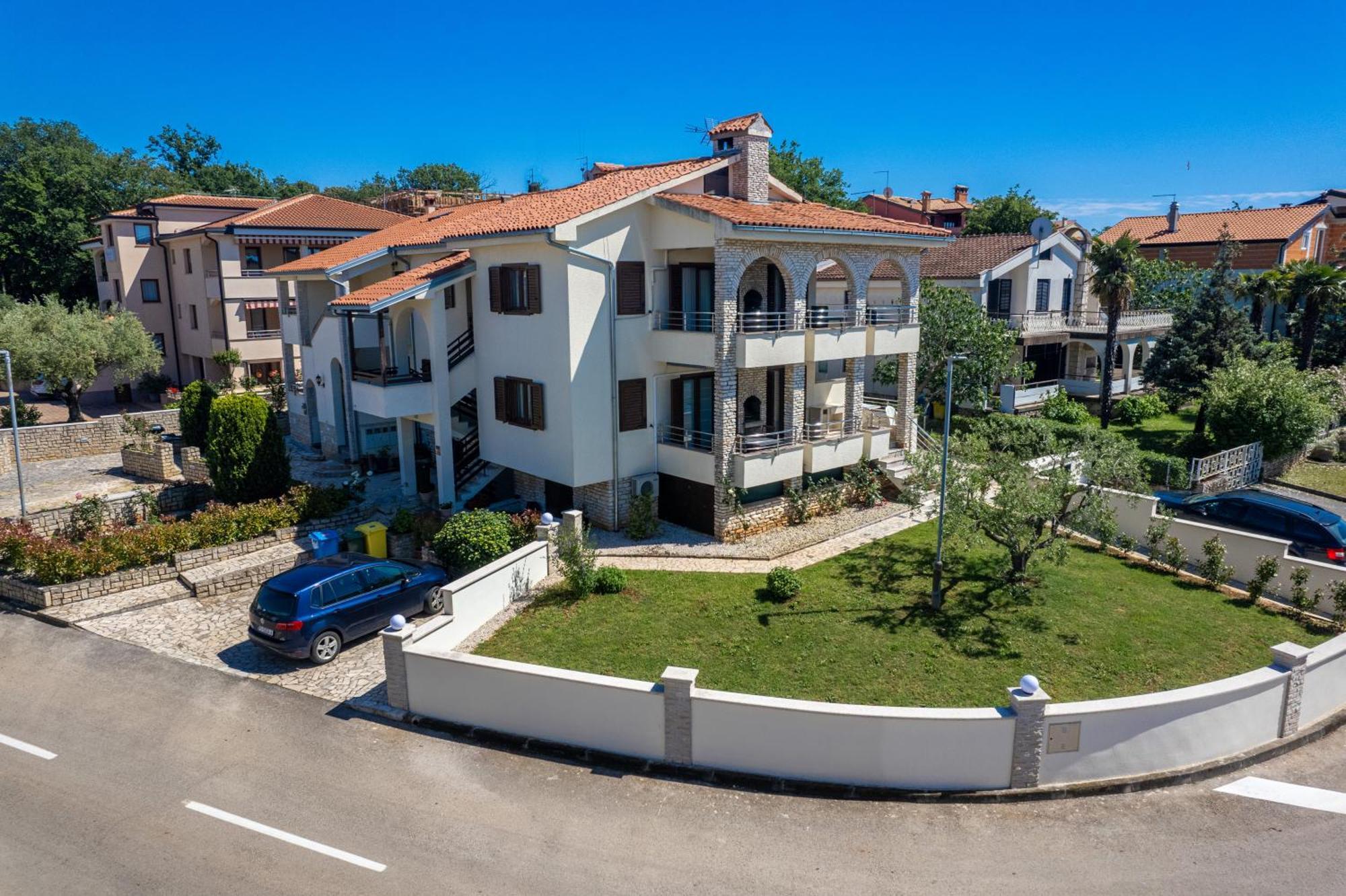 Apartments Marizela Porec Bagian luar foto