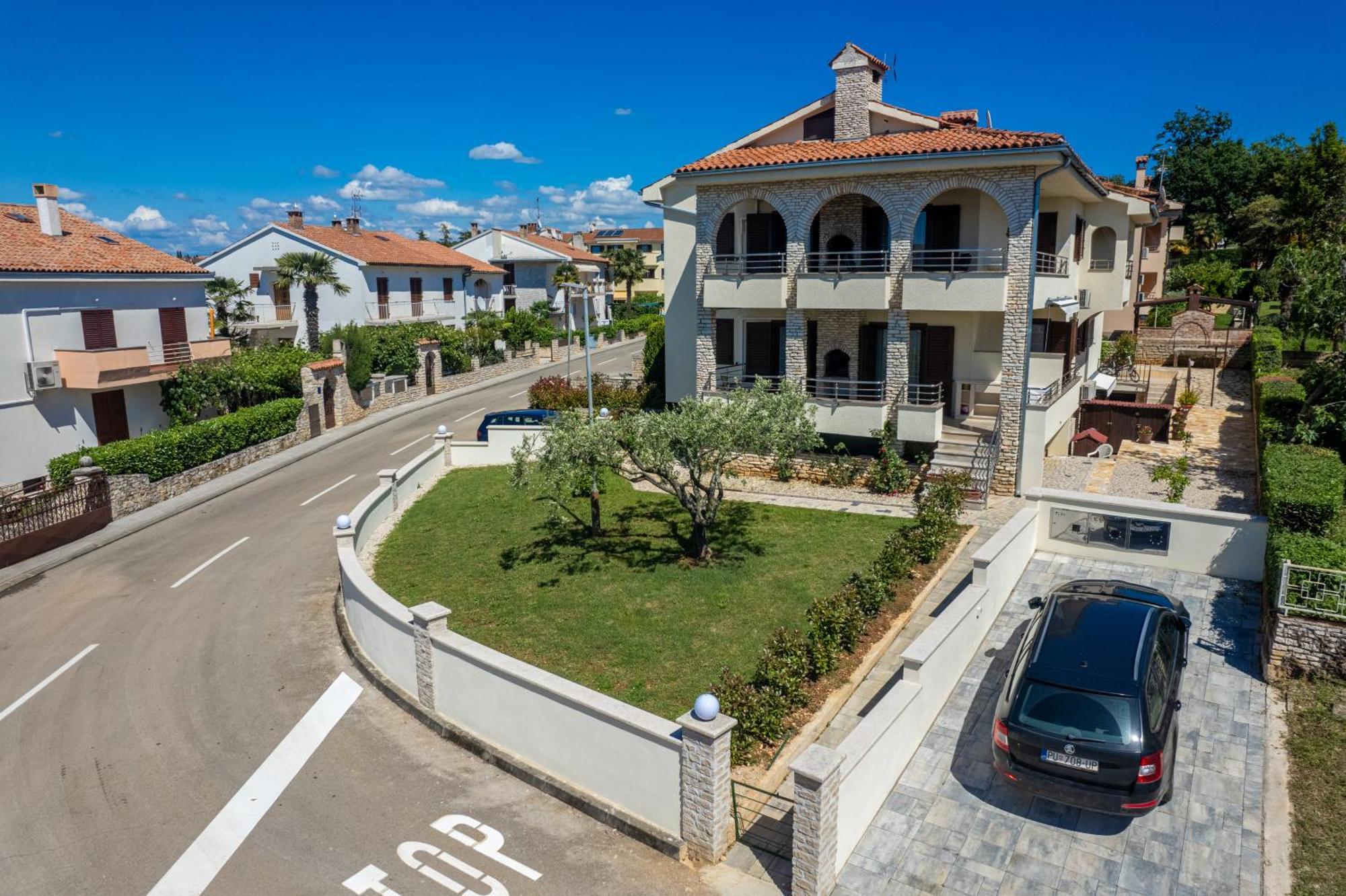 Apartments Marizela Porec Bagian luar foto