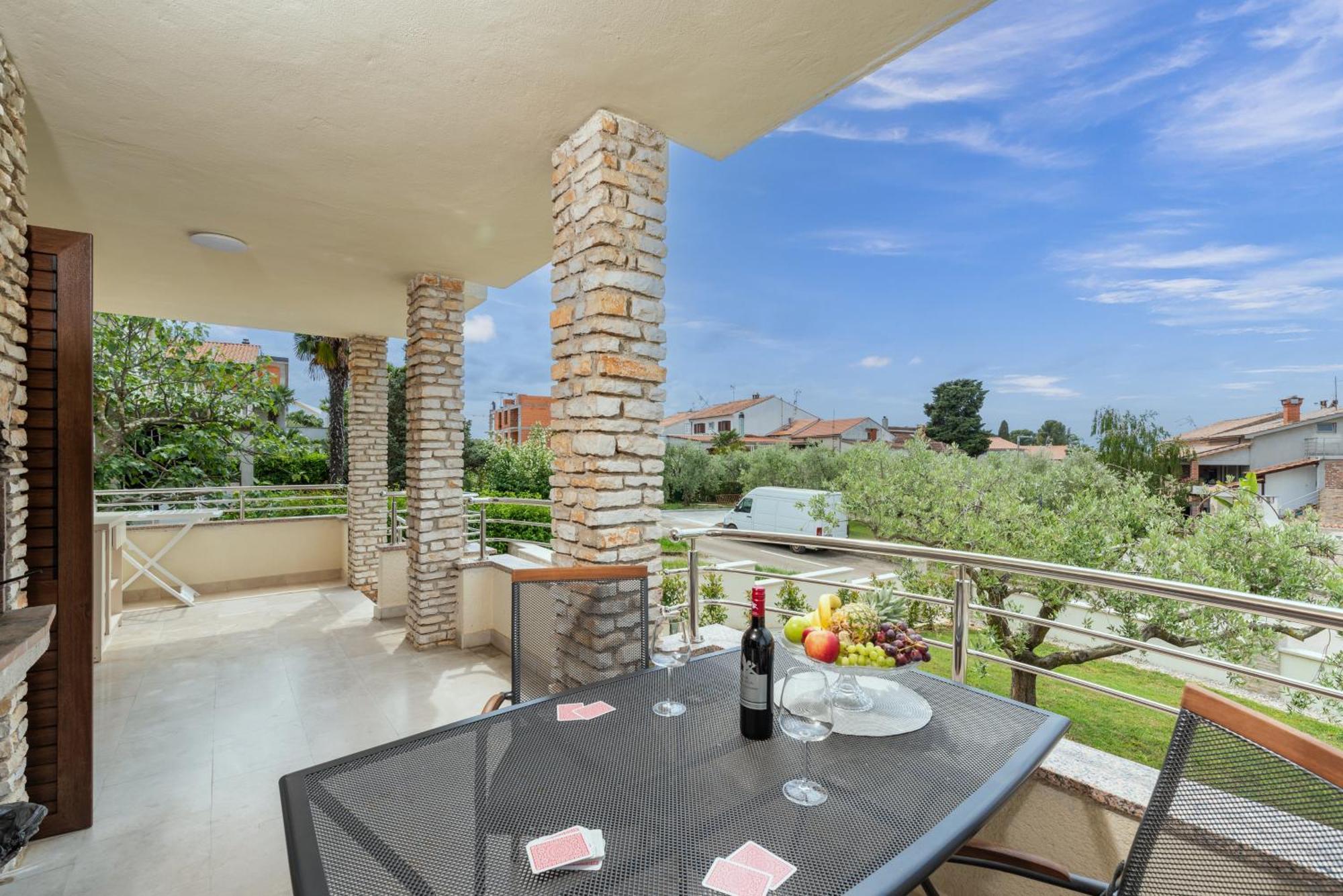 Apartments Marizela Porec Bagian luar foto