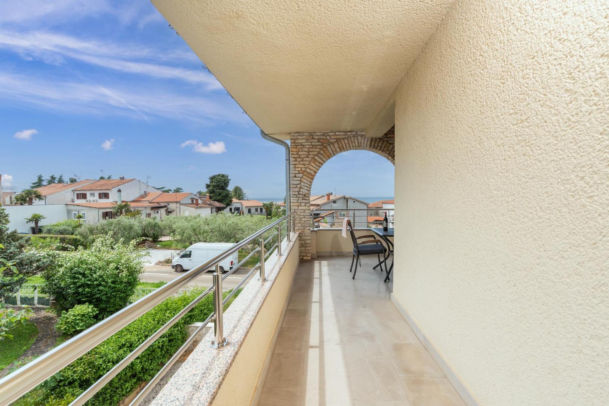 Apartments Marizela Porec Bagian luar foto