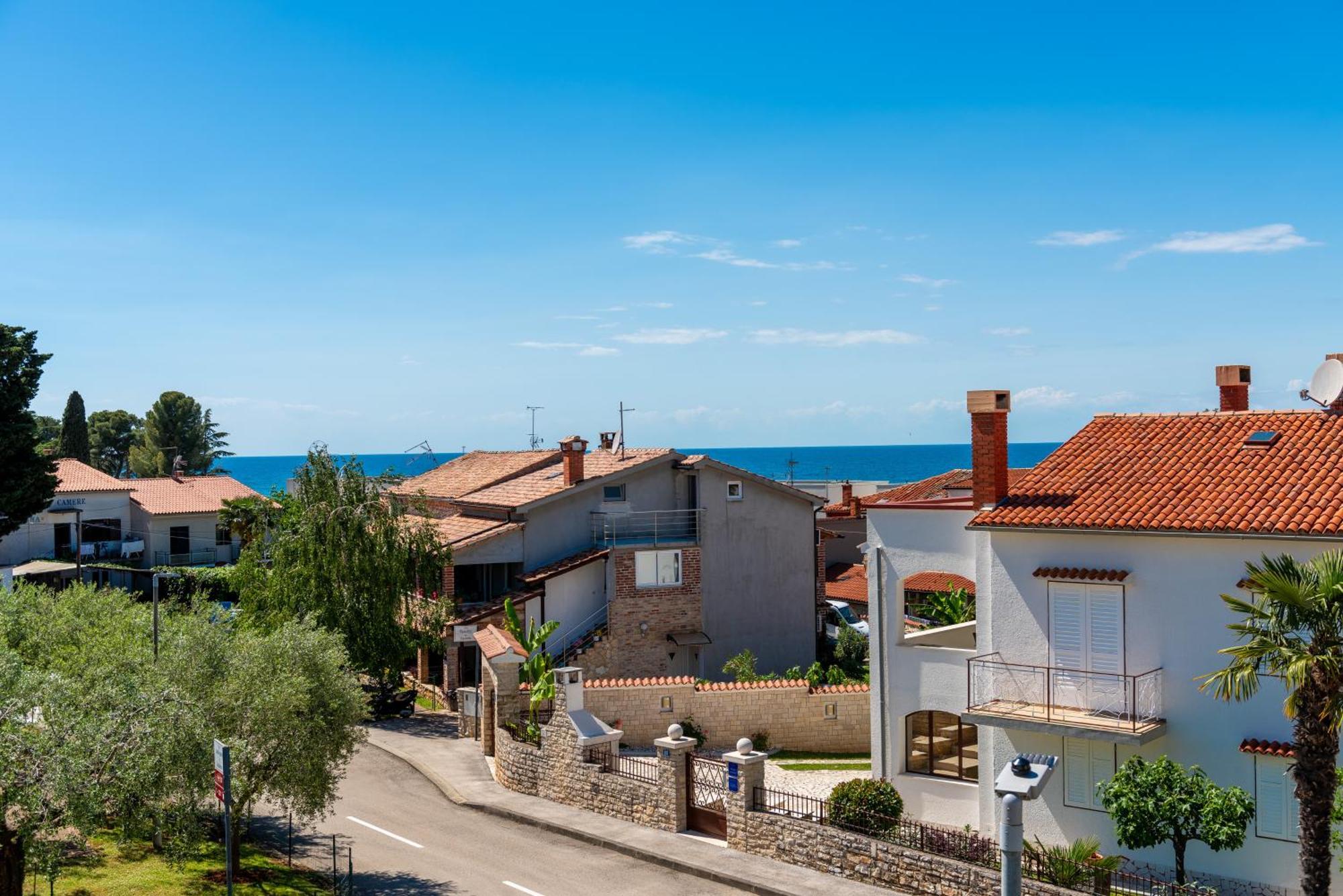 Apartments Marizela Porec Bagian luar foto