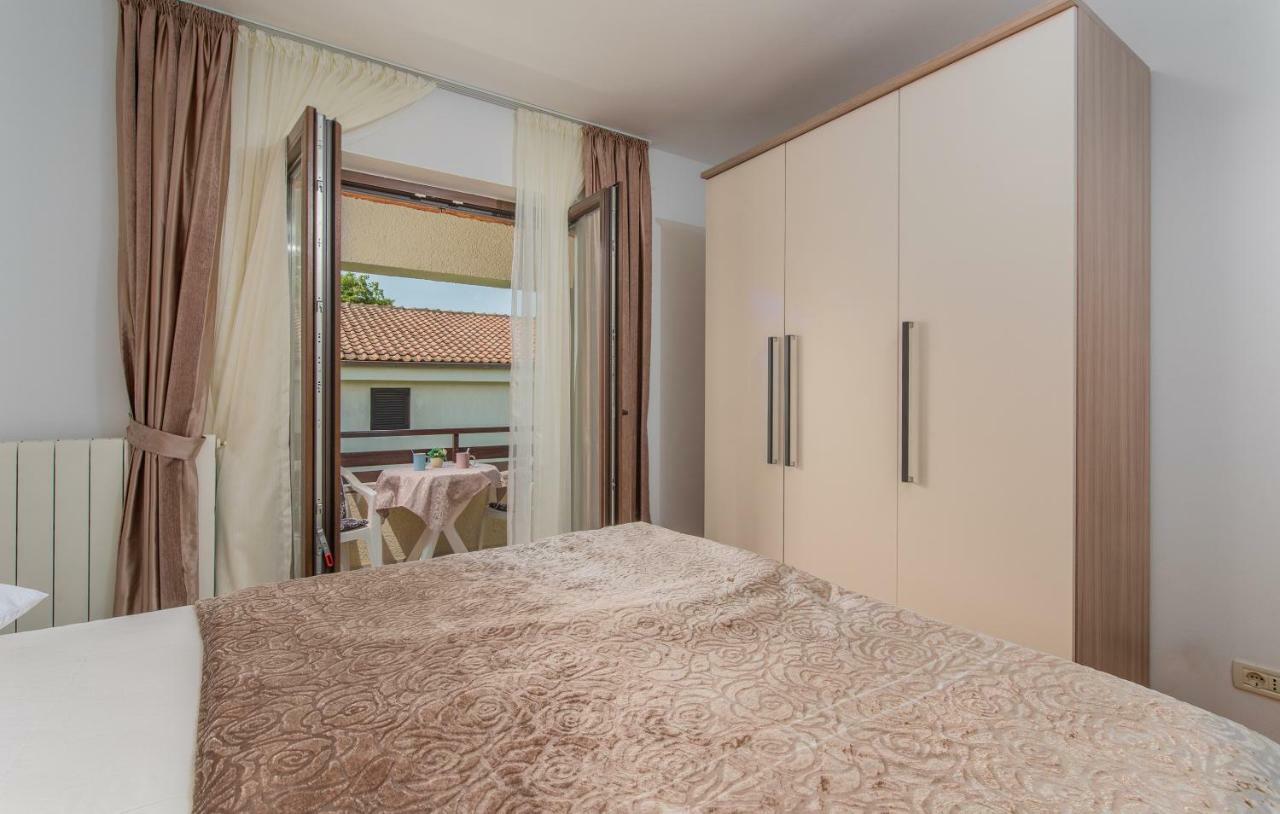 Apartments Marizela Porec Bagian luar foto